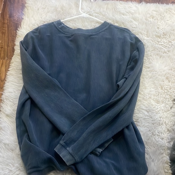 tyler's oversized sweatshirt - Picture 2 of 2